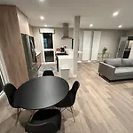 Luxury Apartment At Hollywood